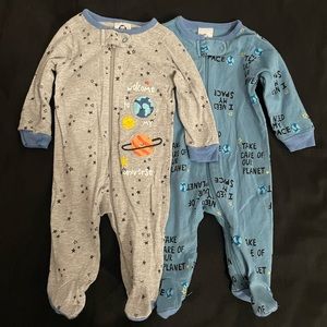 Gerber Baby Boys 2 Pack Sleep 'N Play Footie, Space design print.